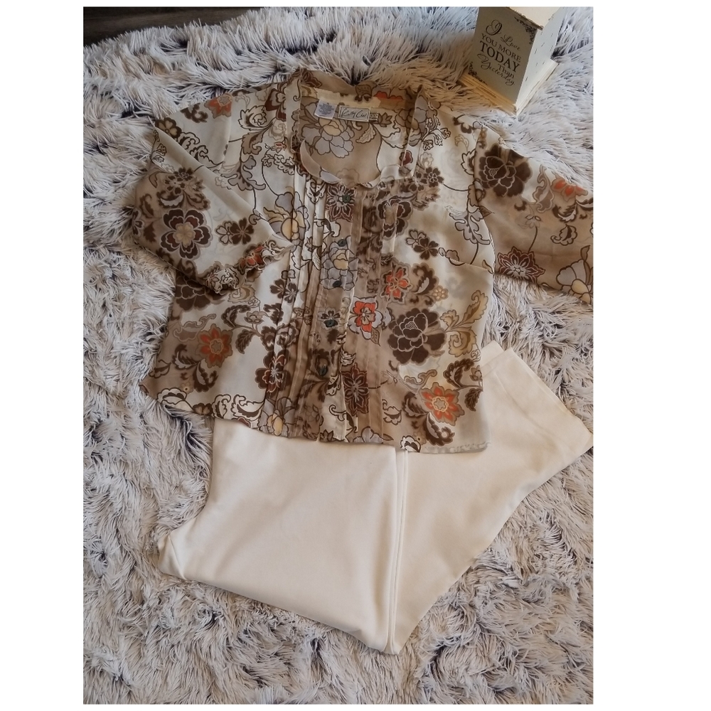 Venezia Jeans Cream Colored Pull on Pants.